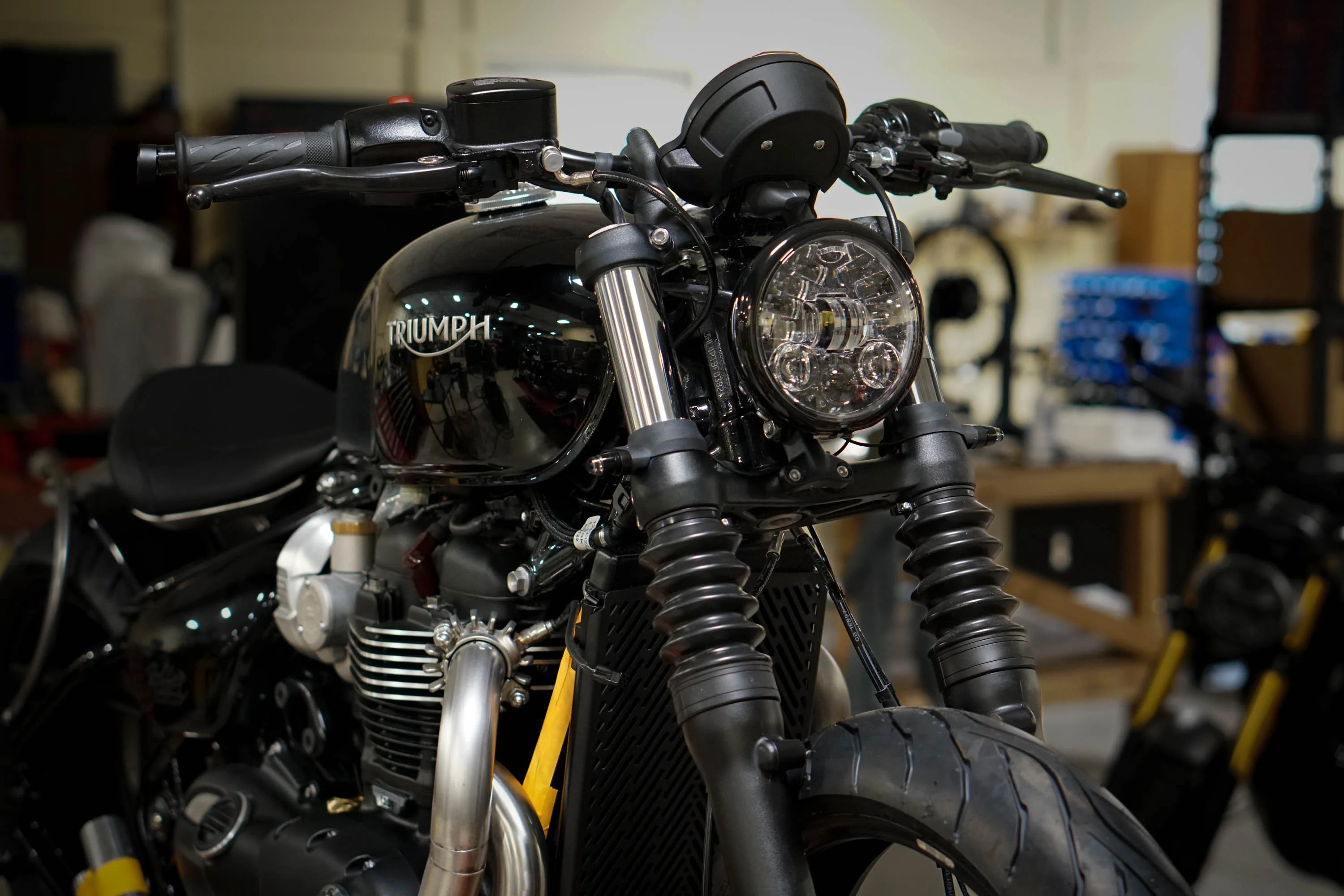 Triumph Bobber Custom Gauge Cover- Brogue Moto - Image 5