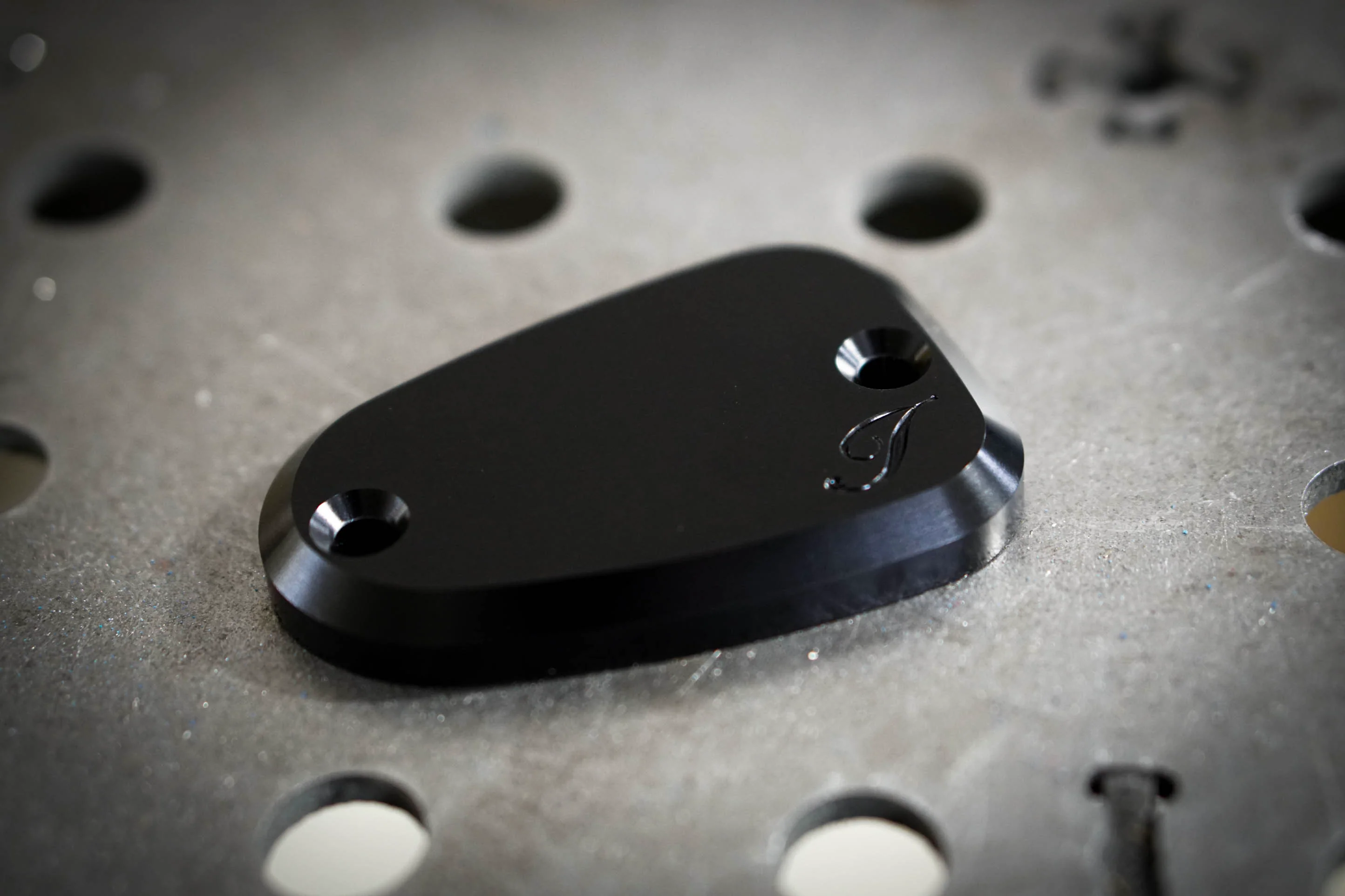 Brogue Machined Brake Fluid Reservoir Master Cylinder Cap - Triumph Classics - Image 6