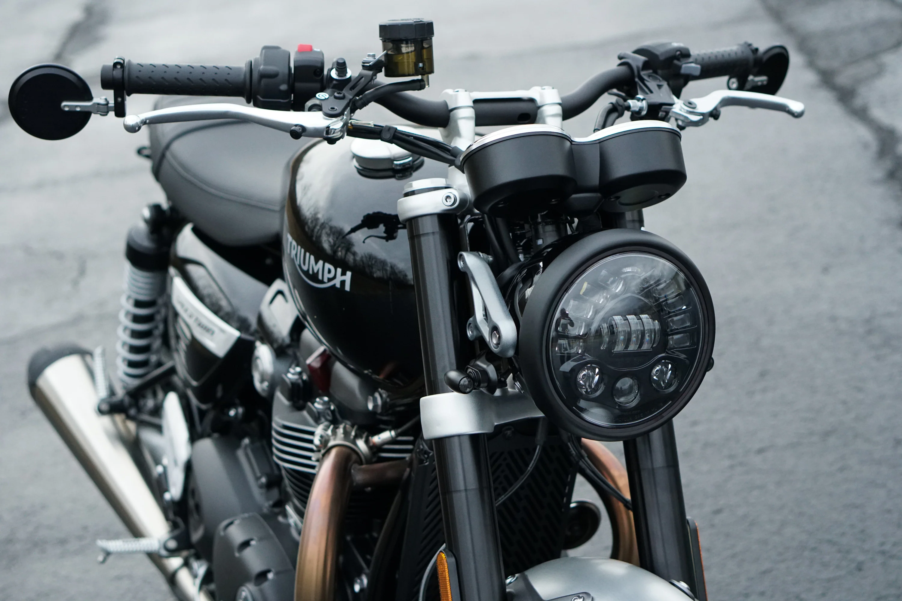 Triumph Modern Classic JW Speaker 7" - 8790 Adaptive 2 LED Headlight Kit - 2016+ Thruxton - Scrambler - Bonneville T100 - T120 - Speed Twin - Street Twin - Image 5