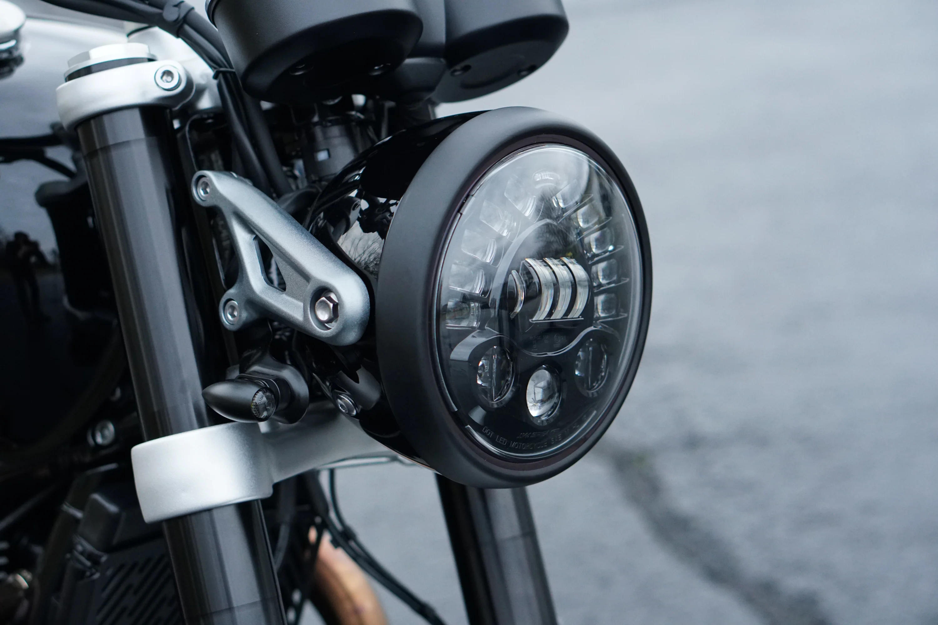 Triumph Modern Classic JW Speaker 7" - 8790 Adaptive 2 LED Headlight Kit - 2016+ Thruxton - Scrambler - Bonneville T100 - T120 - Speed Twin - Street Twin - Image 9