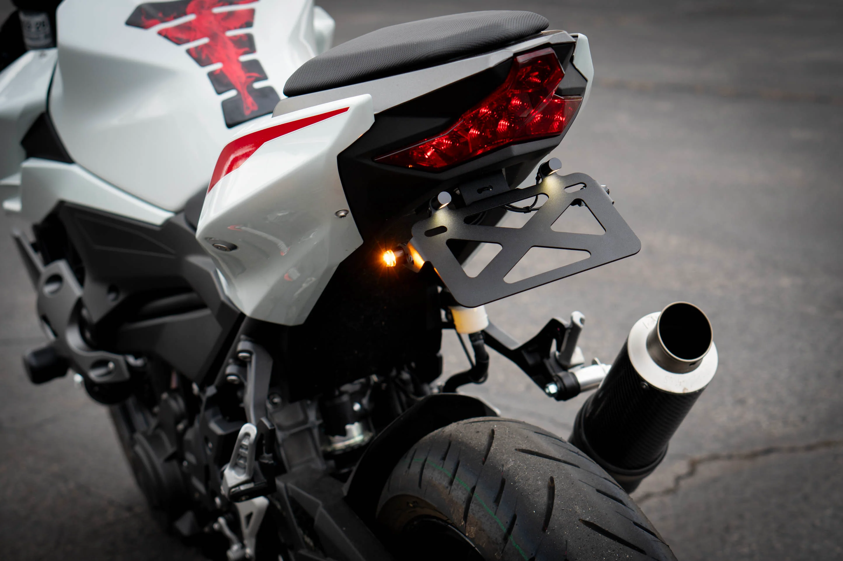 Brogue Tail Tidy for Kawasaki Ninja 400 / Z400 / Ninja 500 / 250 / Z250 / Z500 (2018–2026) - Image 3
