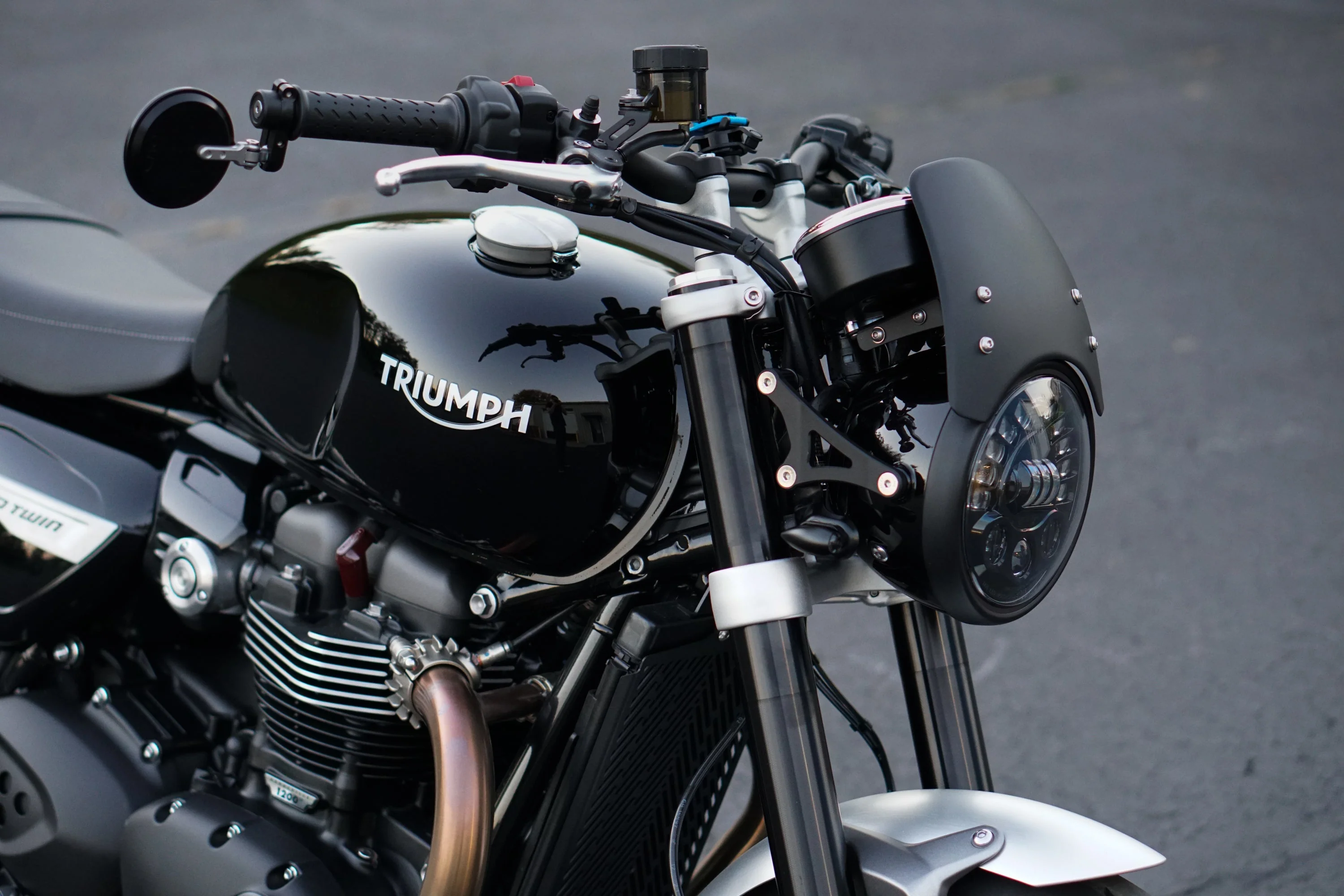 Triumph Speed Twin 1200 Machined Headlight Bracket Kit - 2021-2024 - Image 4
