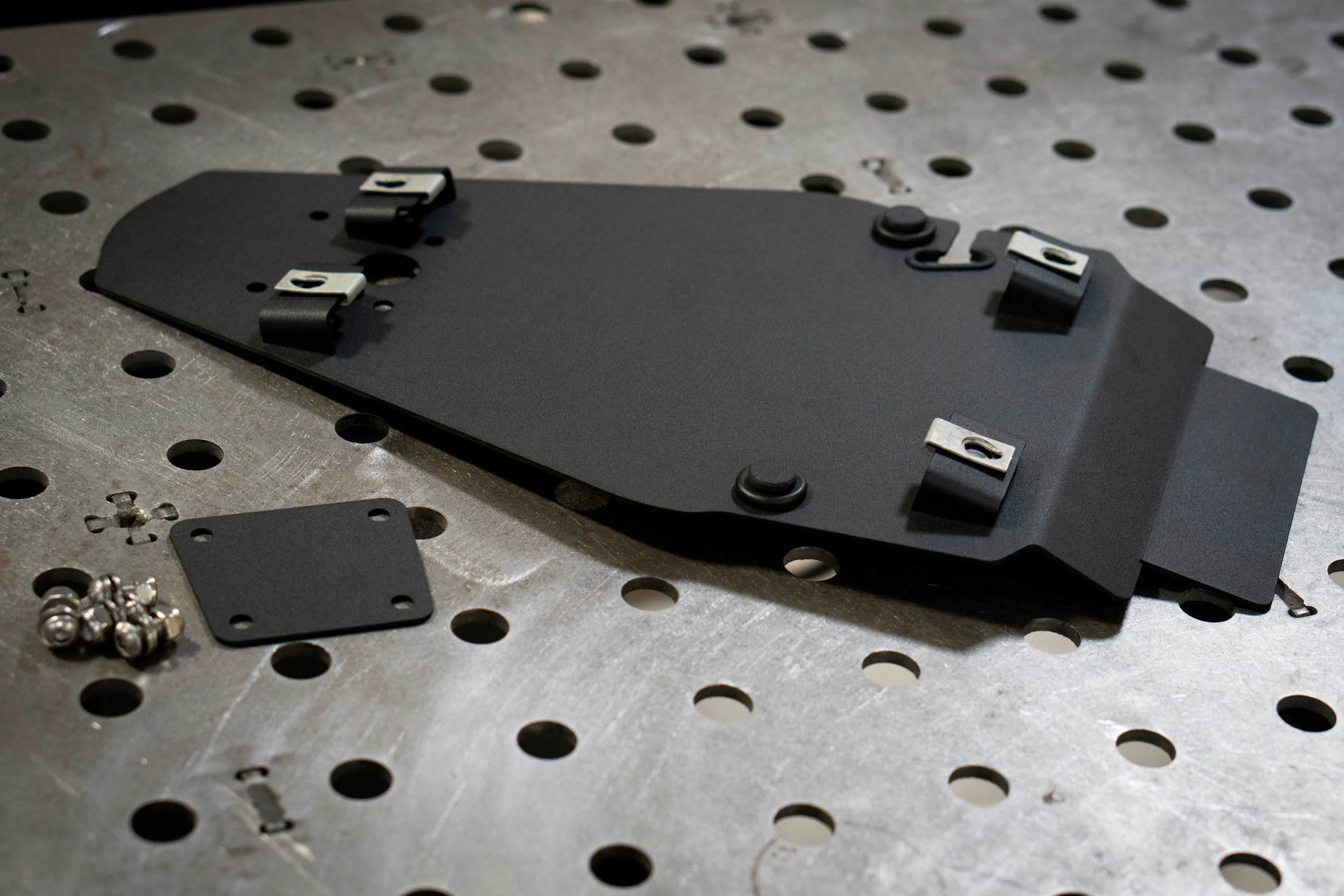 Fender Eliminator + Side Axle Mount License Plate Complete Kit – Triumph T100 & T120, Street Twin, Street Scrambler, Speed Twin 900 - Image 16