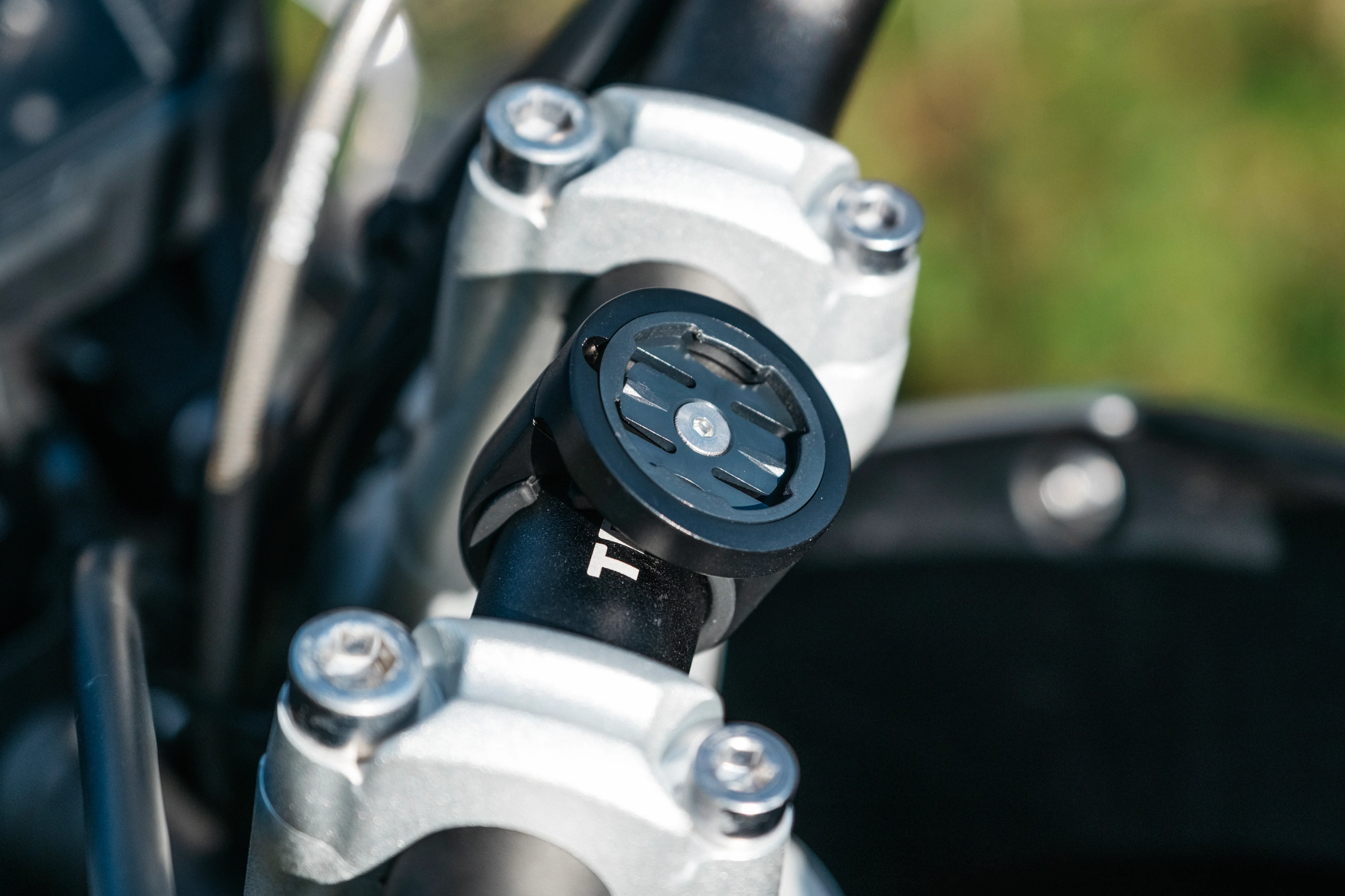 Moto II Bar Clamp Mount - Image 4
