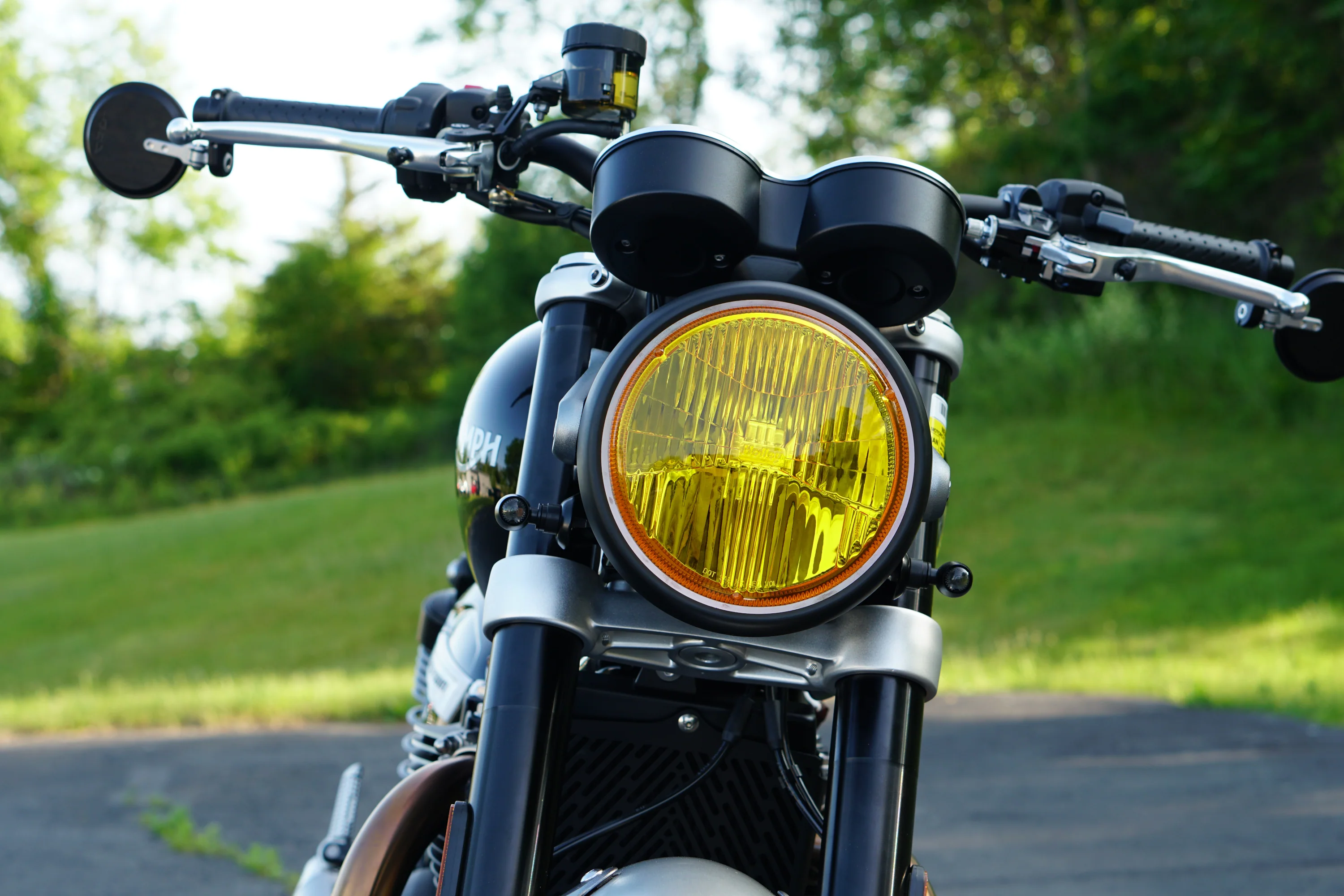 Retro Inspired Triumph Modern Classic 7" LED Headlight Kit - Yellow - 2016+ Thruxton - Scrambler - Bonneville T100 - T120 - Speed Twin - Street Twin