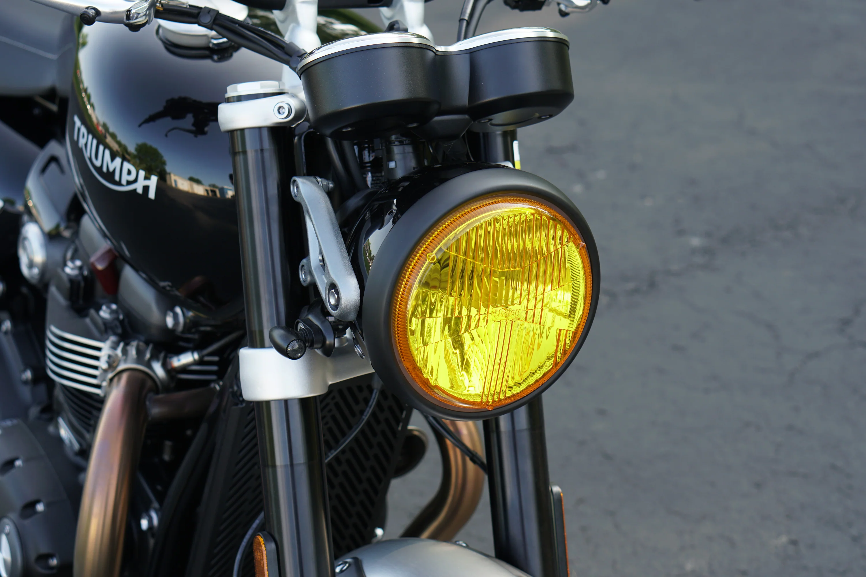 Retro Inspired Triumph Modern Classic 7" LED Headlight Kit - Yellow - 2016+ Thruxton - Scrambler - Bonneville T100 - T120 - Speed Twin - Street Twin - Image 3
