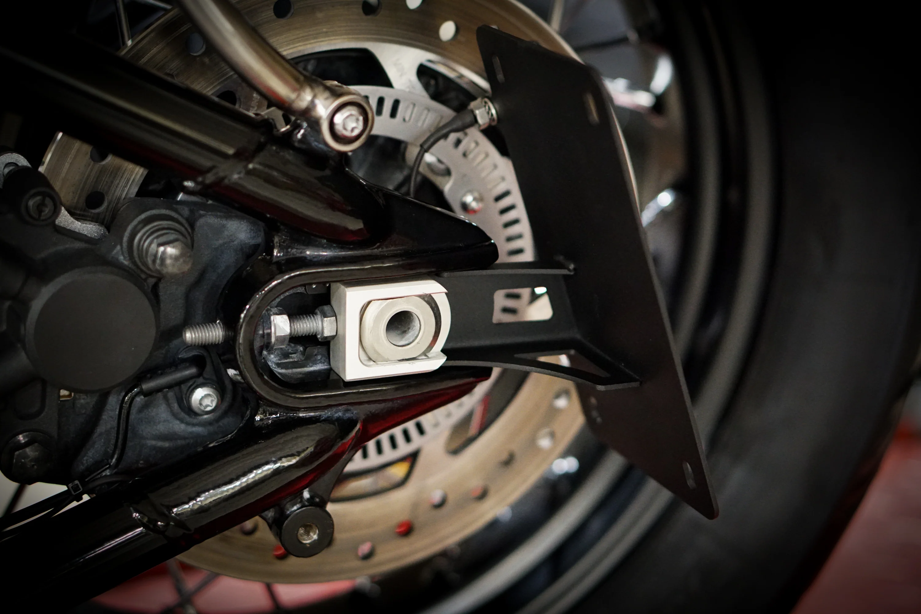 Triumph Side Axle Mount License Plate Bracket - Fits All 2016+ Triumph Classics Including Bobber - Speed Twin - Thruxton - Speedmaster - Image 12