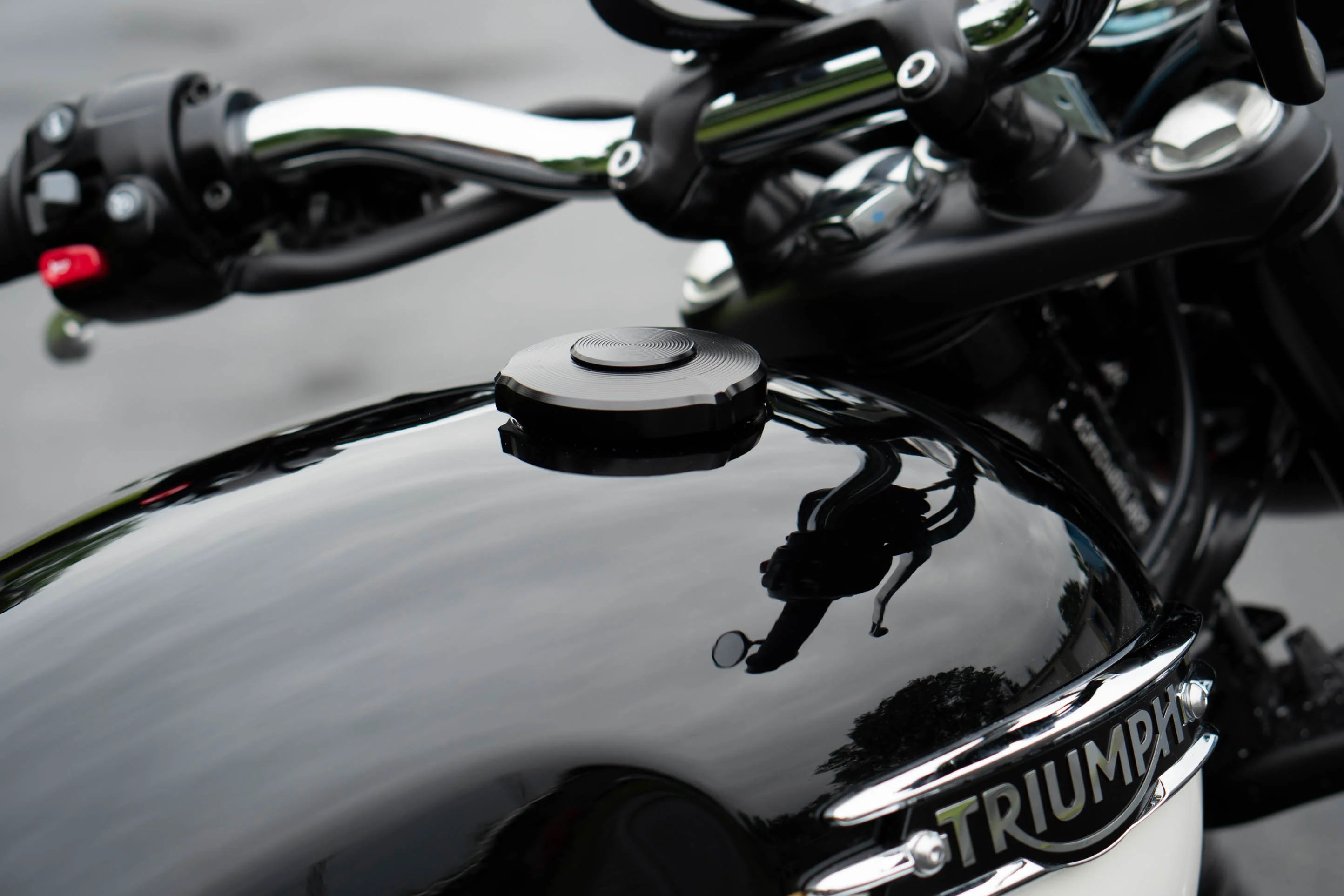 Triumph Locking Machined Low Profile Gas Cap - Brogue Moto