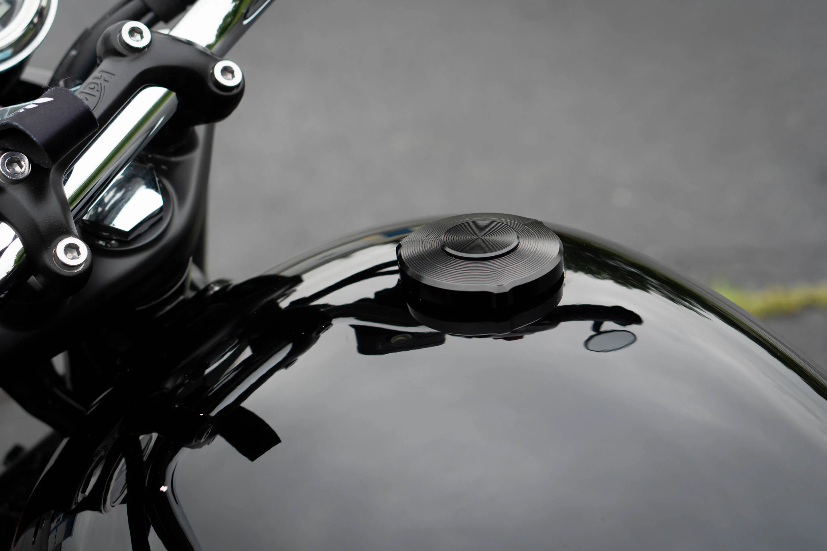 Triumph Locking Machined Low Profile Gas Cap - Brogue Moto - Image 3