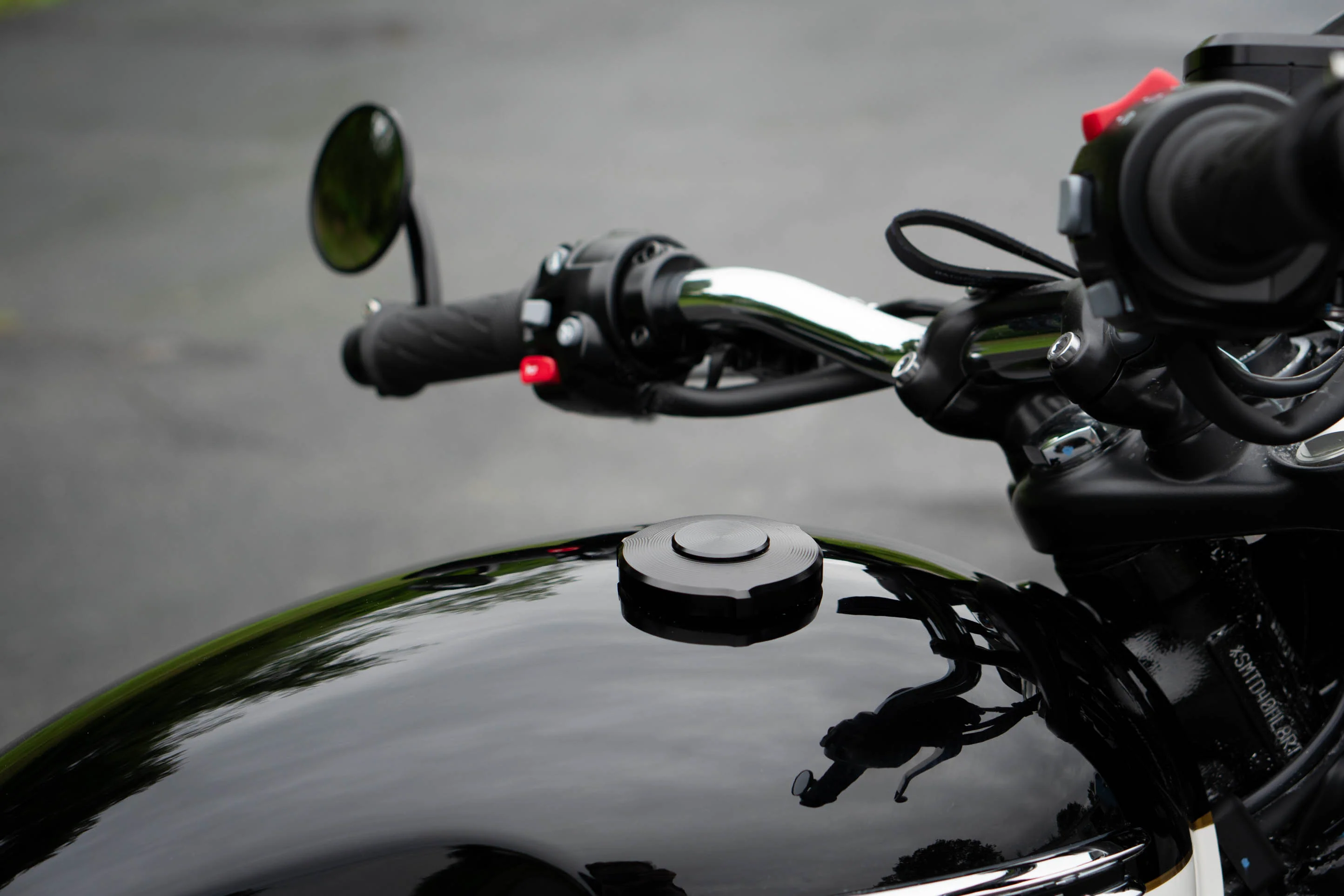 Triumph Locking Machined Low Profile Gas Cap - Brogue Moto - Image 7
