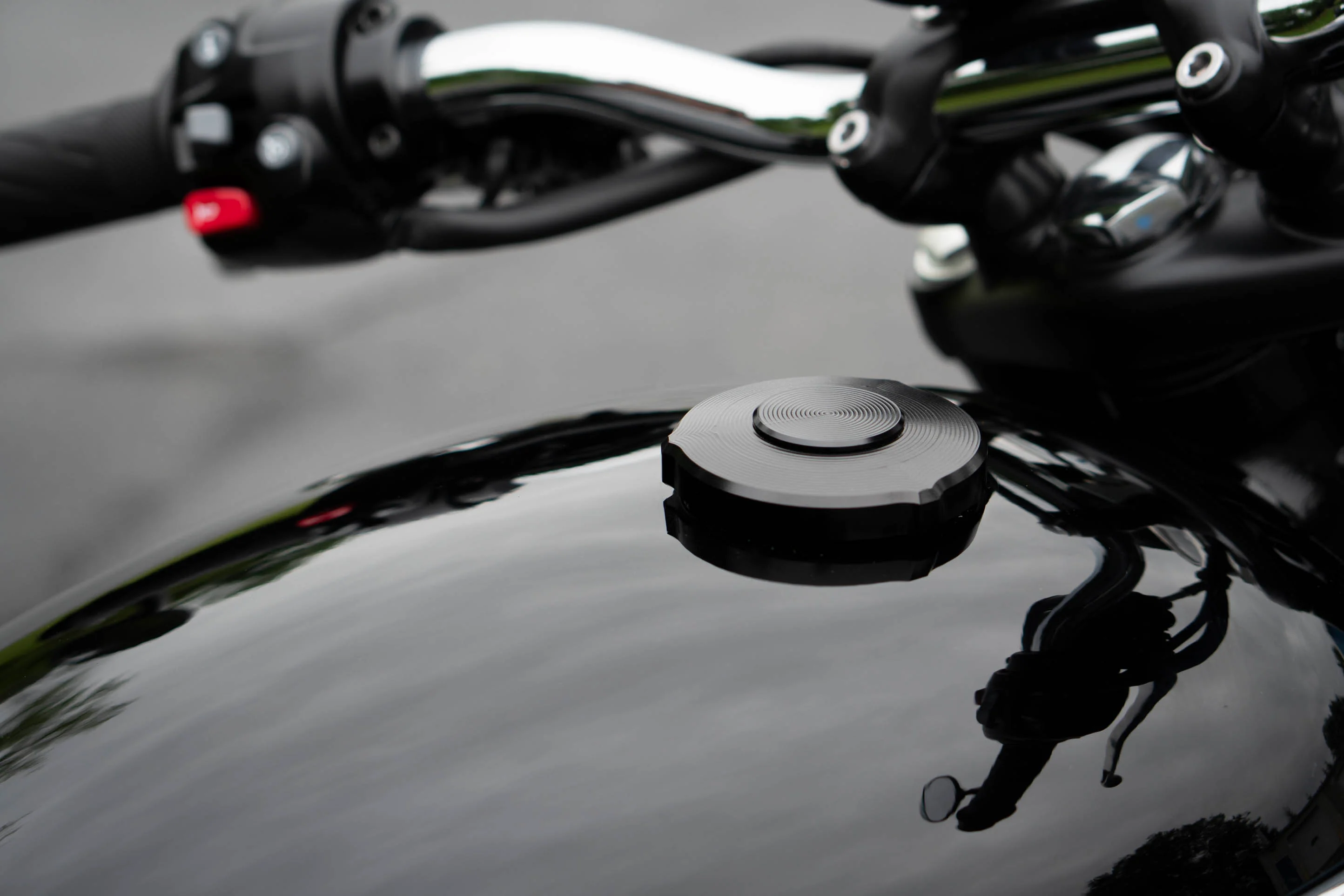 Triumph Locking Machined Low Profile Gas Cap - Brogue Moto - Image 8