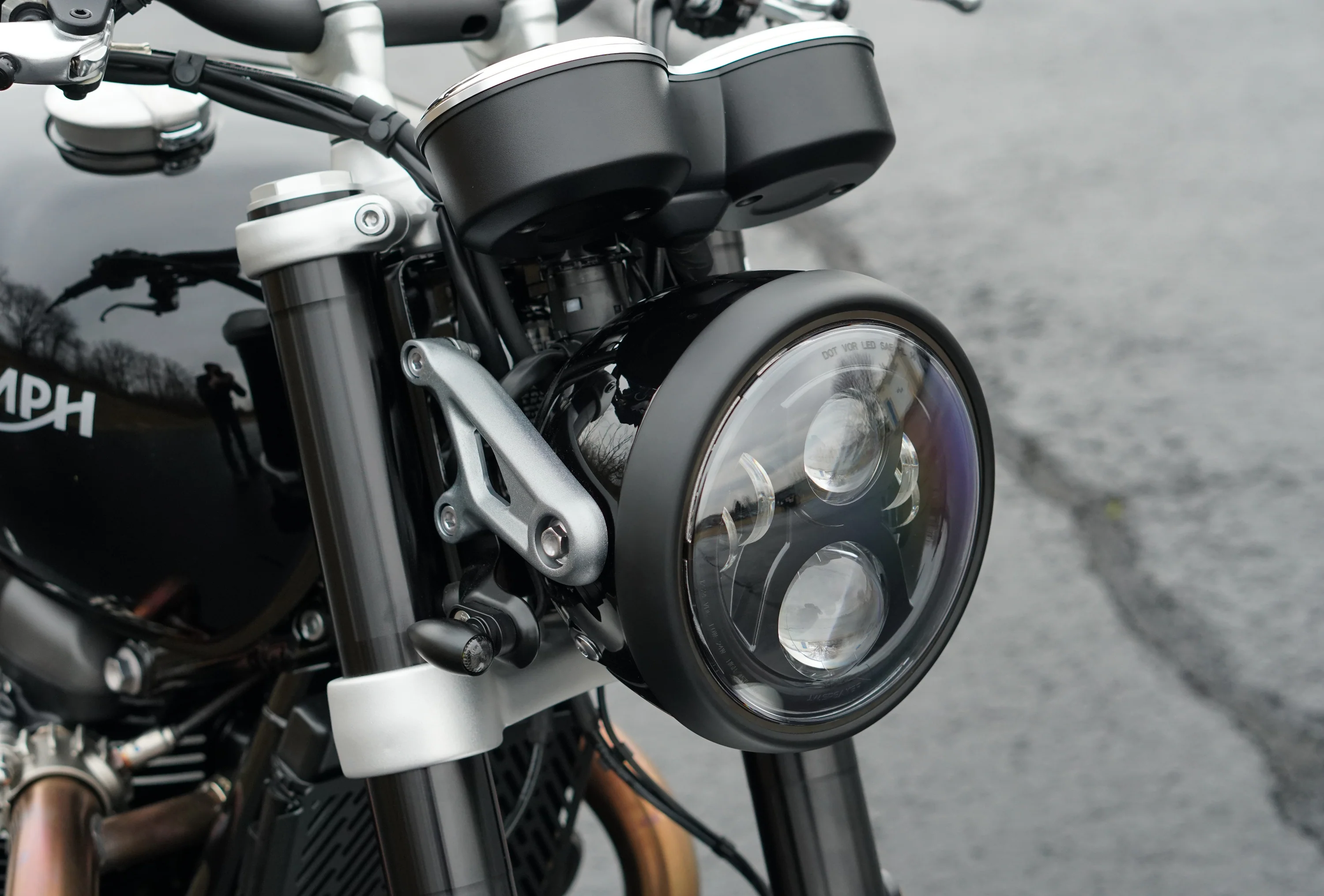 Triumph Modern Classic JW Speaker 7" - 8700 Dual Burn LED Headlight Kit - 2016+ Thruxton - Scrambler - Bonneville T100 - T120 - Speed Twin - Street Twin - Image 3
