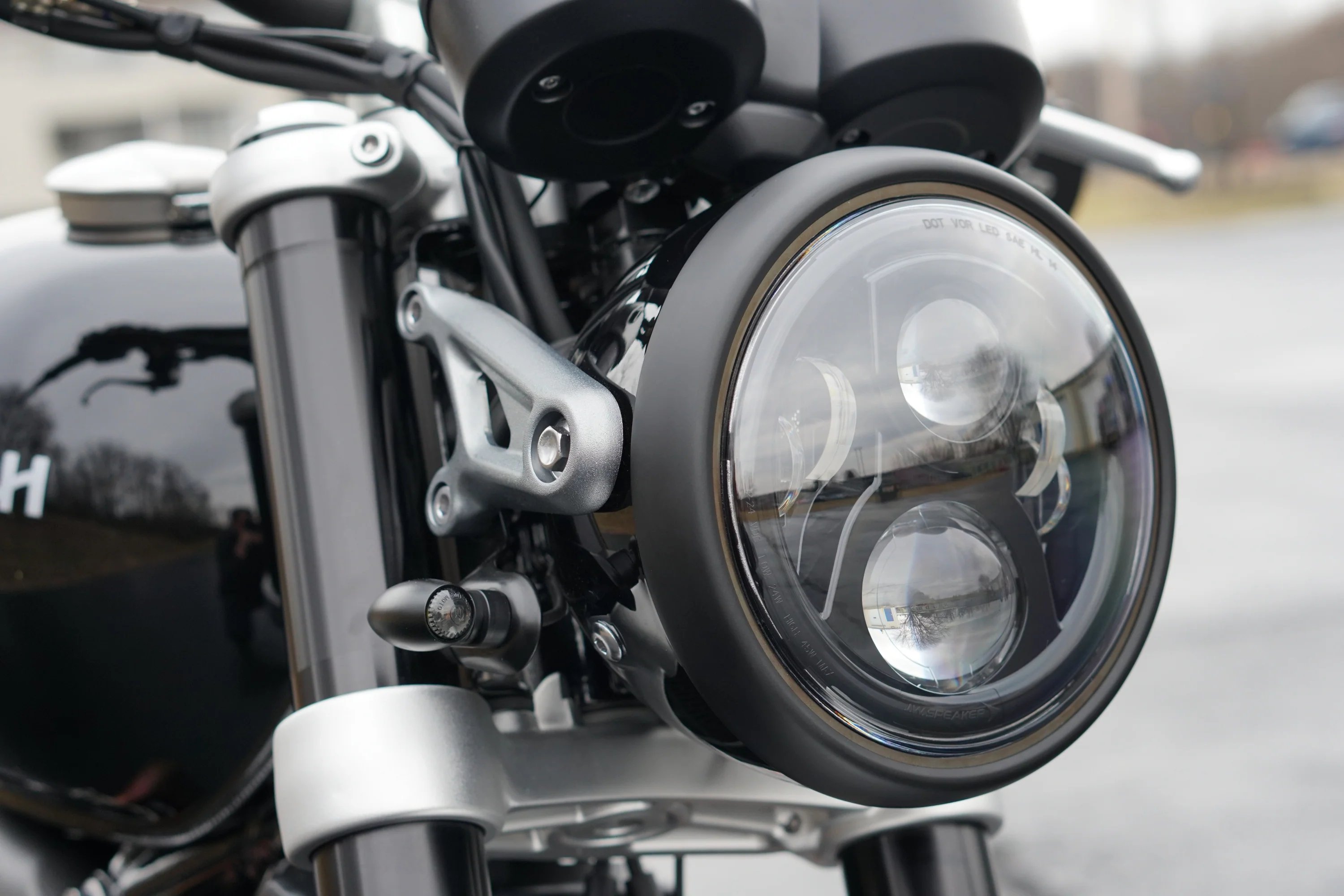 Triumph Modern Classic JW Speaker 7" - 8700 Dual Burn LED Headlight Kit - 2016+ Thruxton - Scrambler - Bonneville T100 - T120 - Speed Twin - Street Twin - Image 5