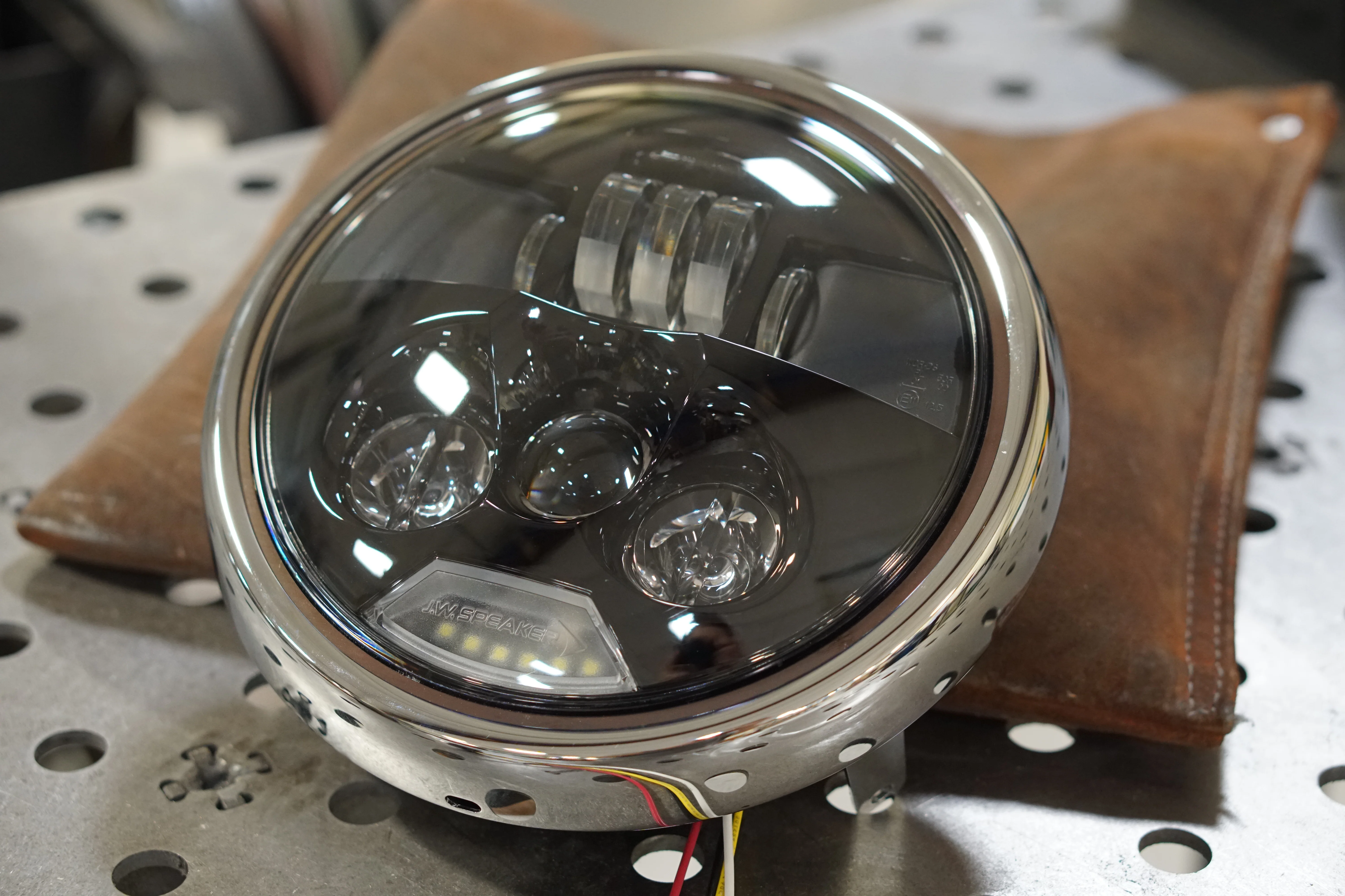 Triumph Modern Classic JW Speaker 7" - 8780 EVO S LED Headlight Kit - 2016+ Thruxton - Scrambler - Bonneville T100 - T120 - Speed Twin - Street Twin - Image 8