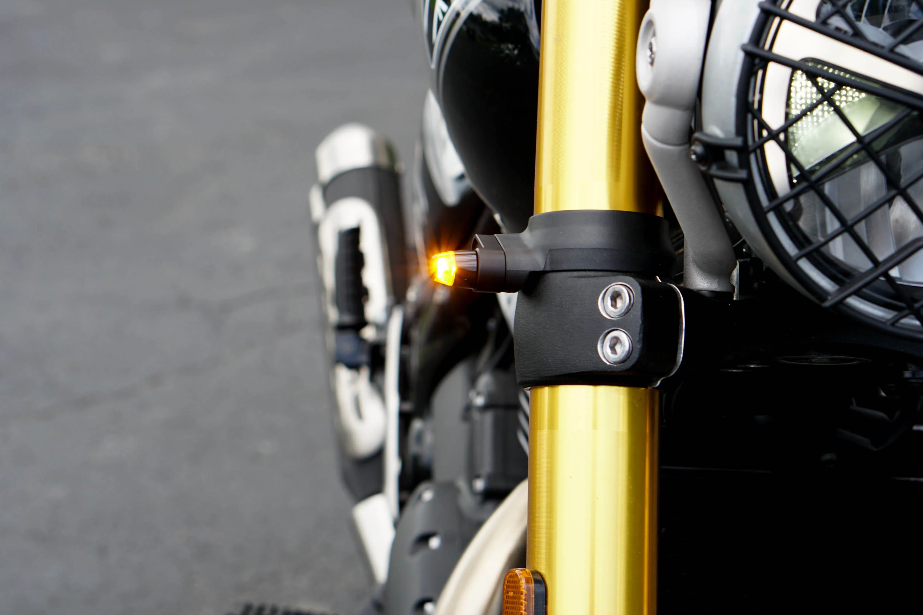 Triumph Speed 400 & Scrambler 400  Low Profile Plug & Play Front Turn Signal Kits - Image 16