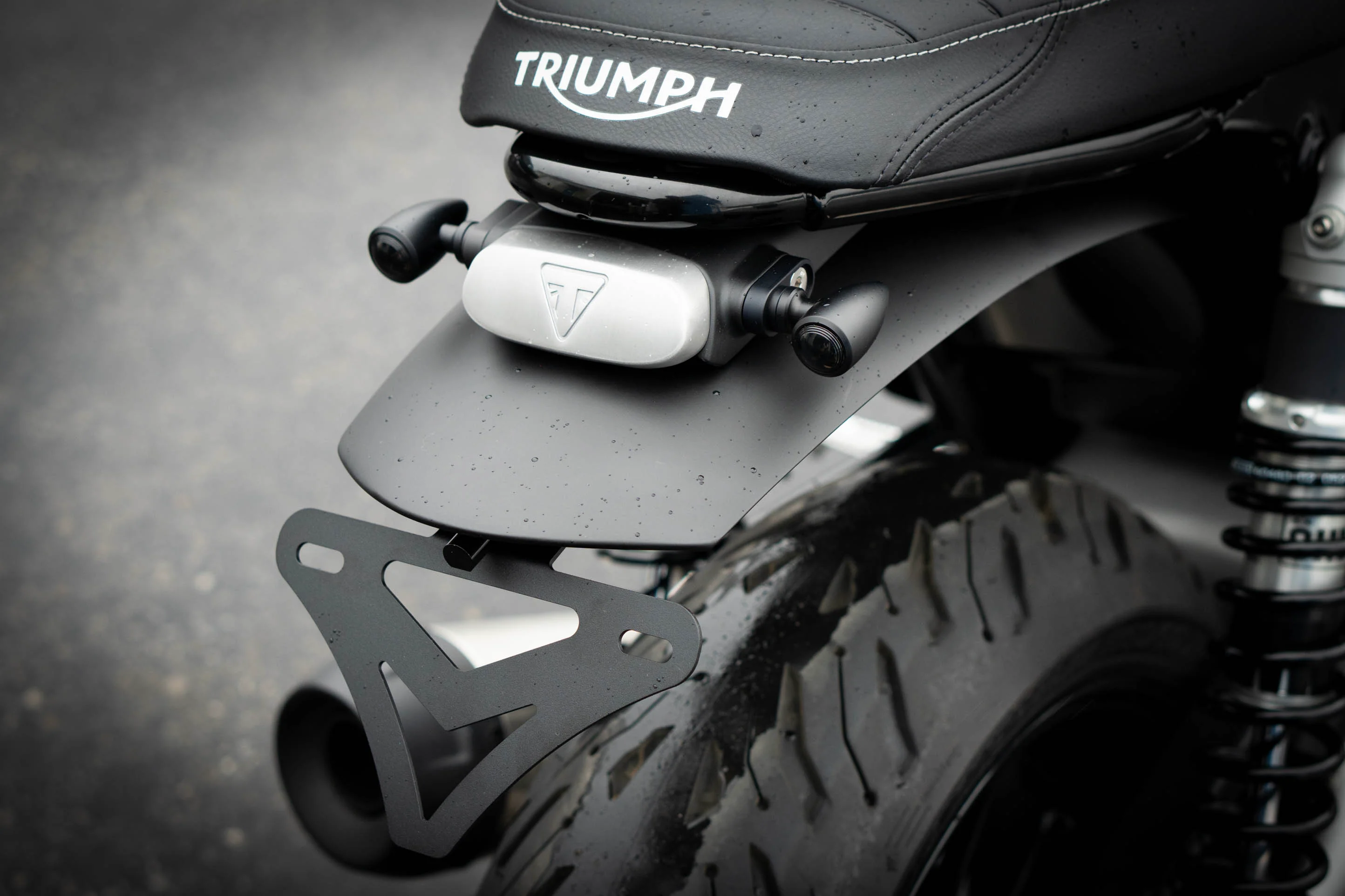Triumph Speed Twin 1200 (2019–2024) – Brogue Classic Run-Turn-Brake Plug-and-Play Conversion Kit - Image 9