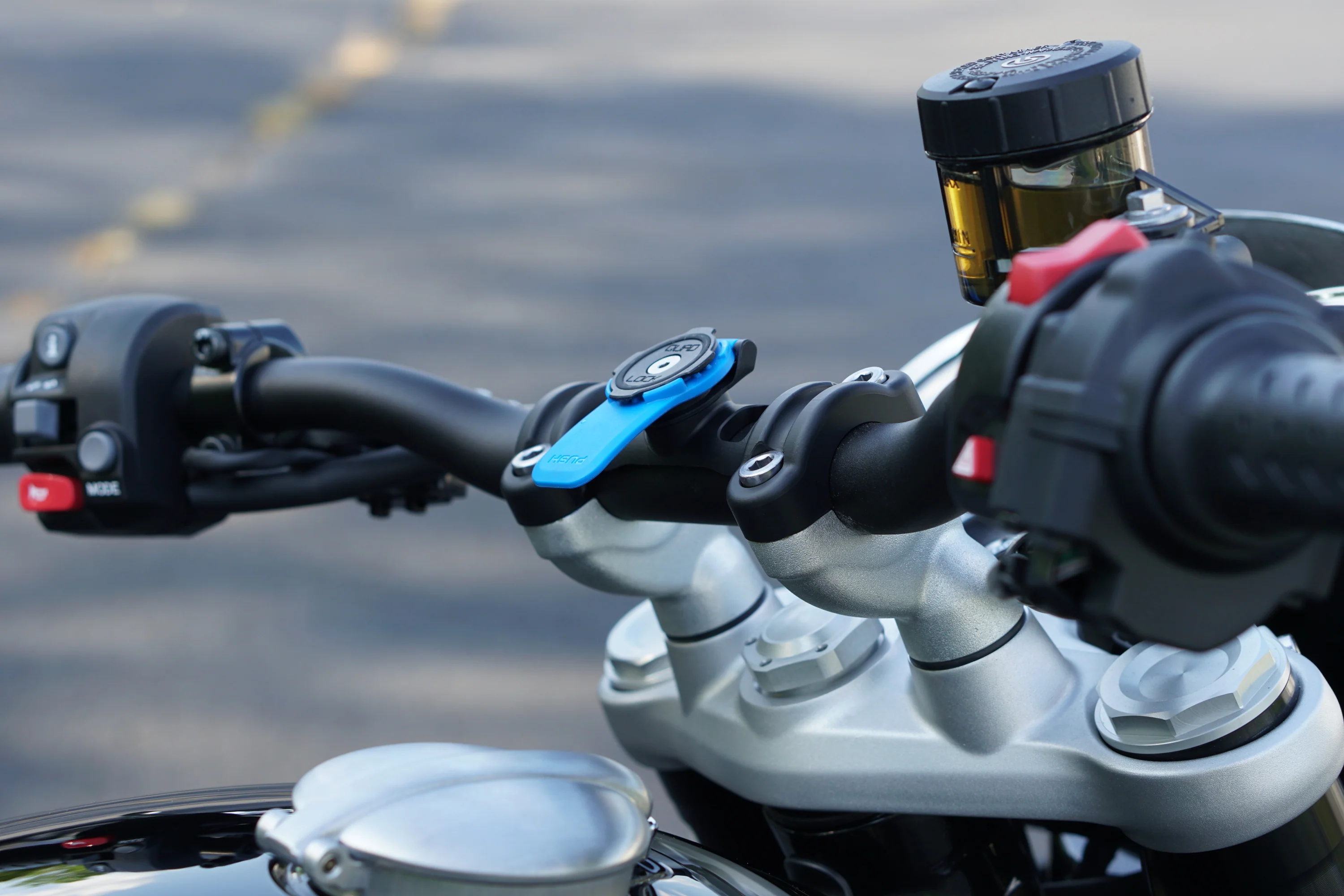 Triumph Speed Twin 1200 & RS 2019 - 2026 - Quad Lock Handlebar Machined Top Clamp Mount - Brogue Moto - Image 9