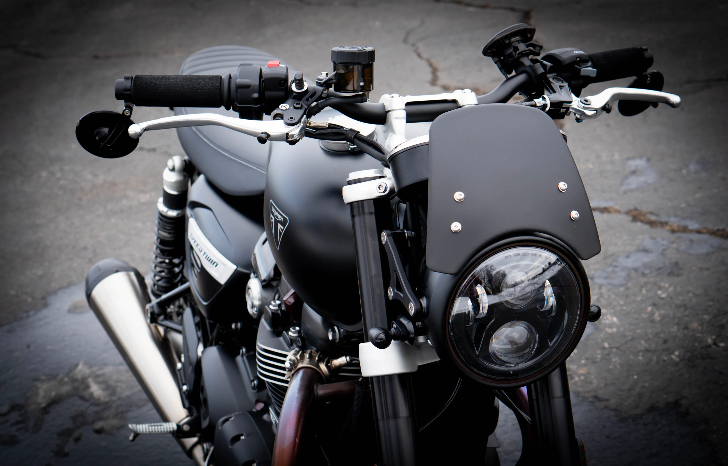 Triumph Speed Twin 900 & 1200, T100 & T120 (2016–2025) – Plug & Play Brogue Classic Extreme Front Turn Signal Kit - Image 11
