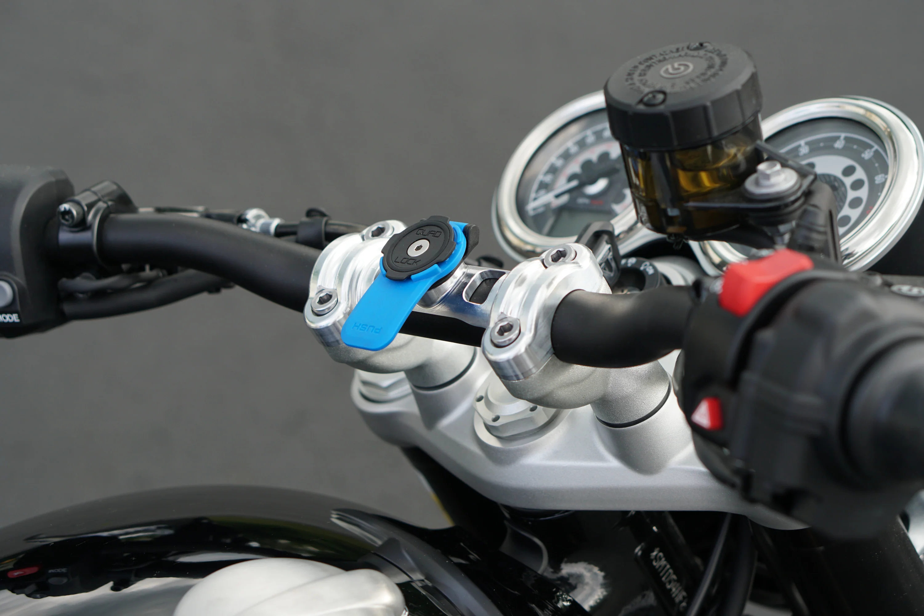 Triumph Speed Twin 1200 & RS 2019 - 2026 - Quad Lock Handlebar Machined Top Clamp Mount - Brogue Moto - Image 12