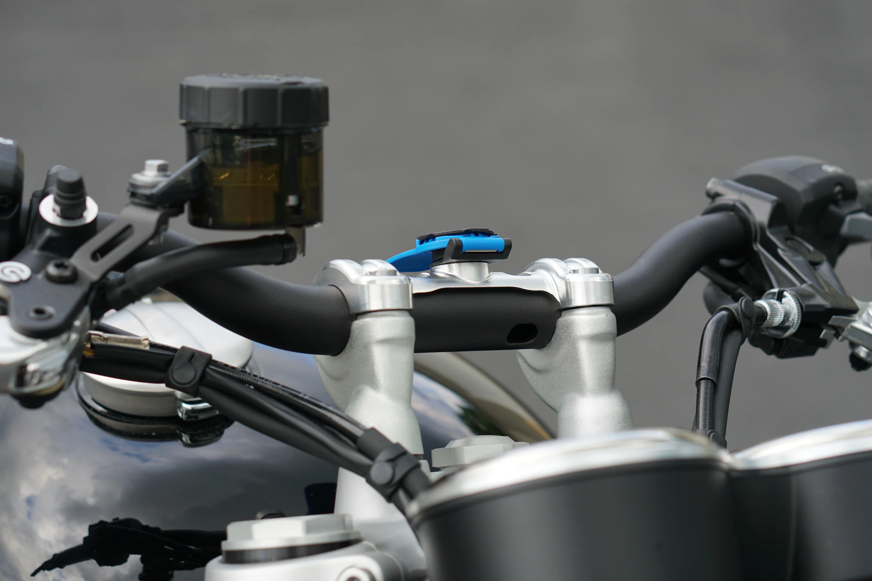 Triumph Speed Twin 1200 & RS 2019 - 2026 - Quad Lock Handlebar Machined Top Clamp Mount - Brogue Moto - Image 14