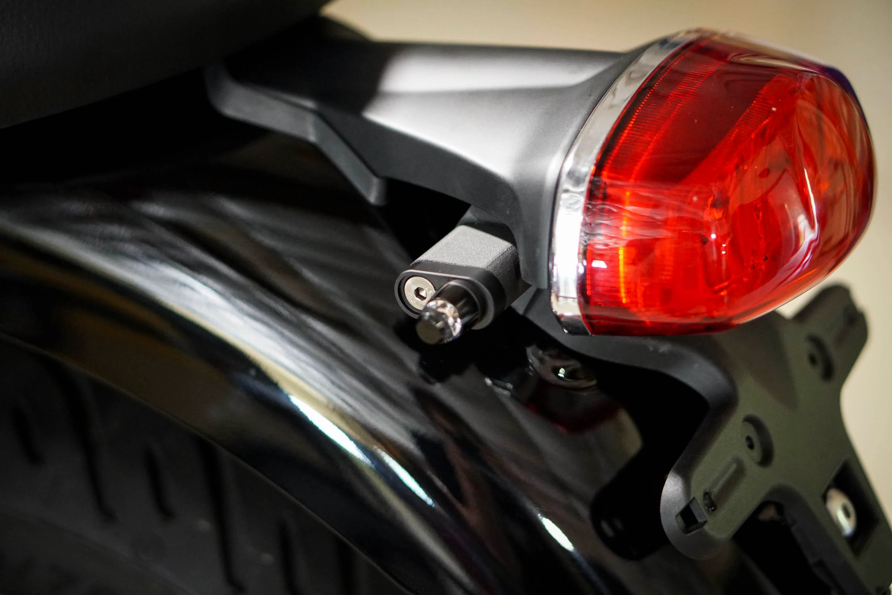 Triumph T100 & T120 Rear Plug & Play Turn Signal Kits – 2016-2025 - Brogue Moto