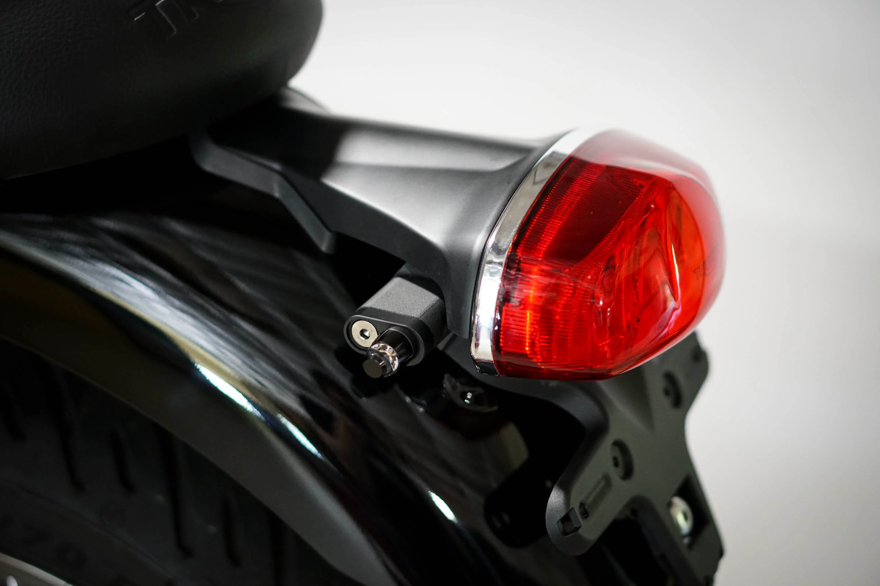 Triumph T100 & T120 Rear Plug & Play Turn Signal Kits – 2016-2025 - Brogue Moto - Image 6