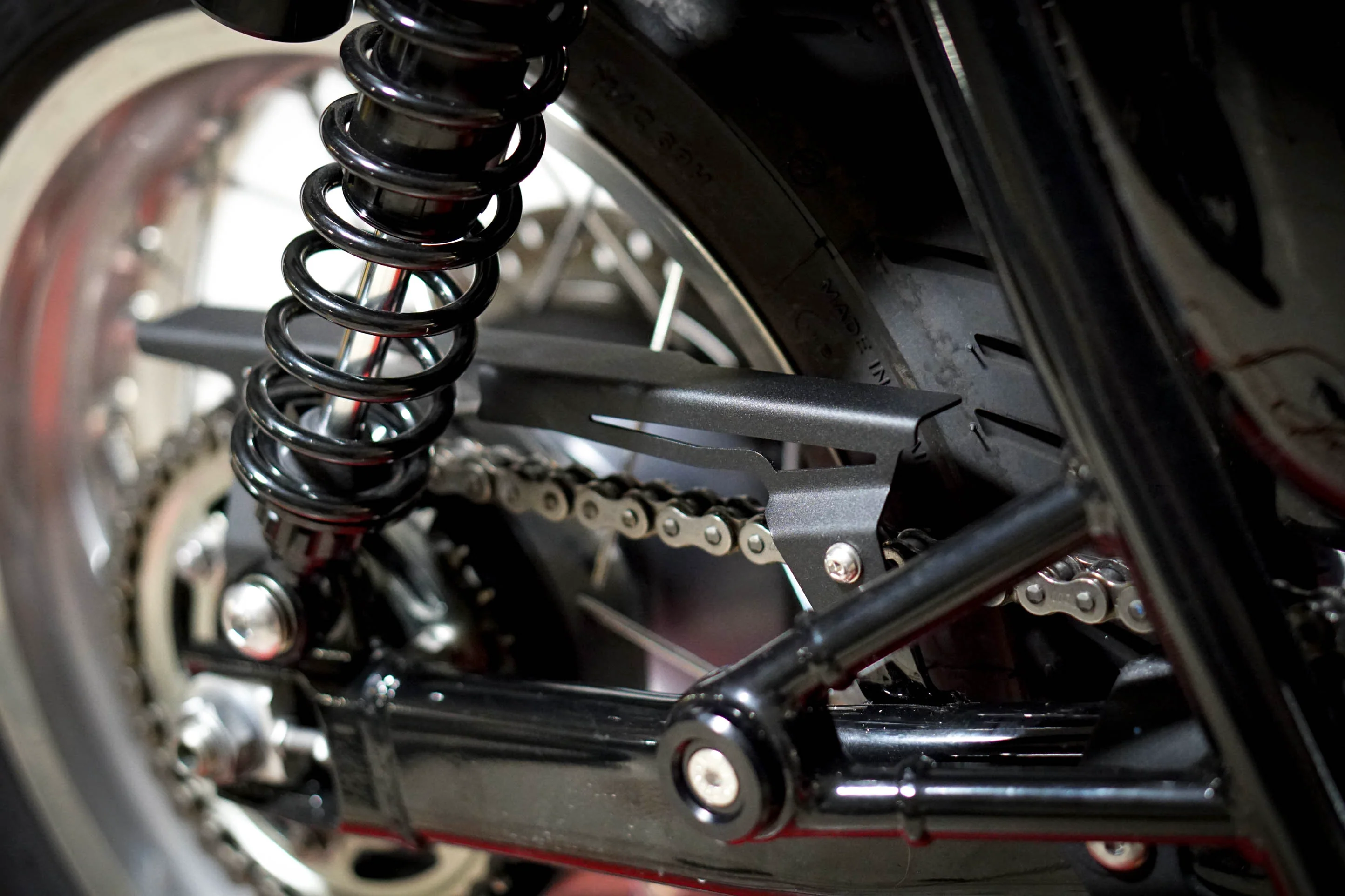 Triumph T120 / T100 Chain Guard - Brogue Moto