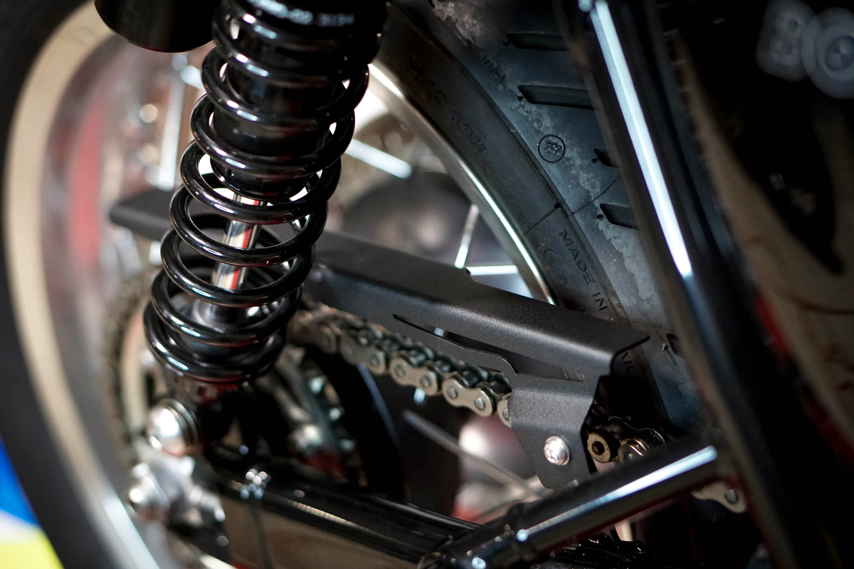 Triumph T120 / T100 Chain Guard - Brogue Moto - Image 4