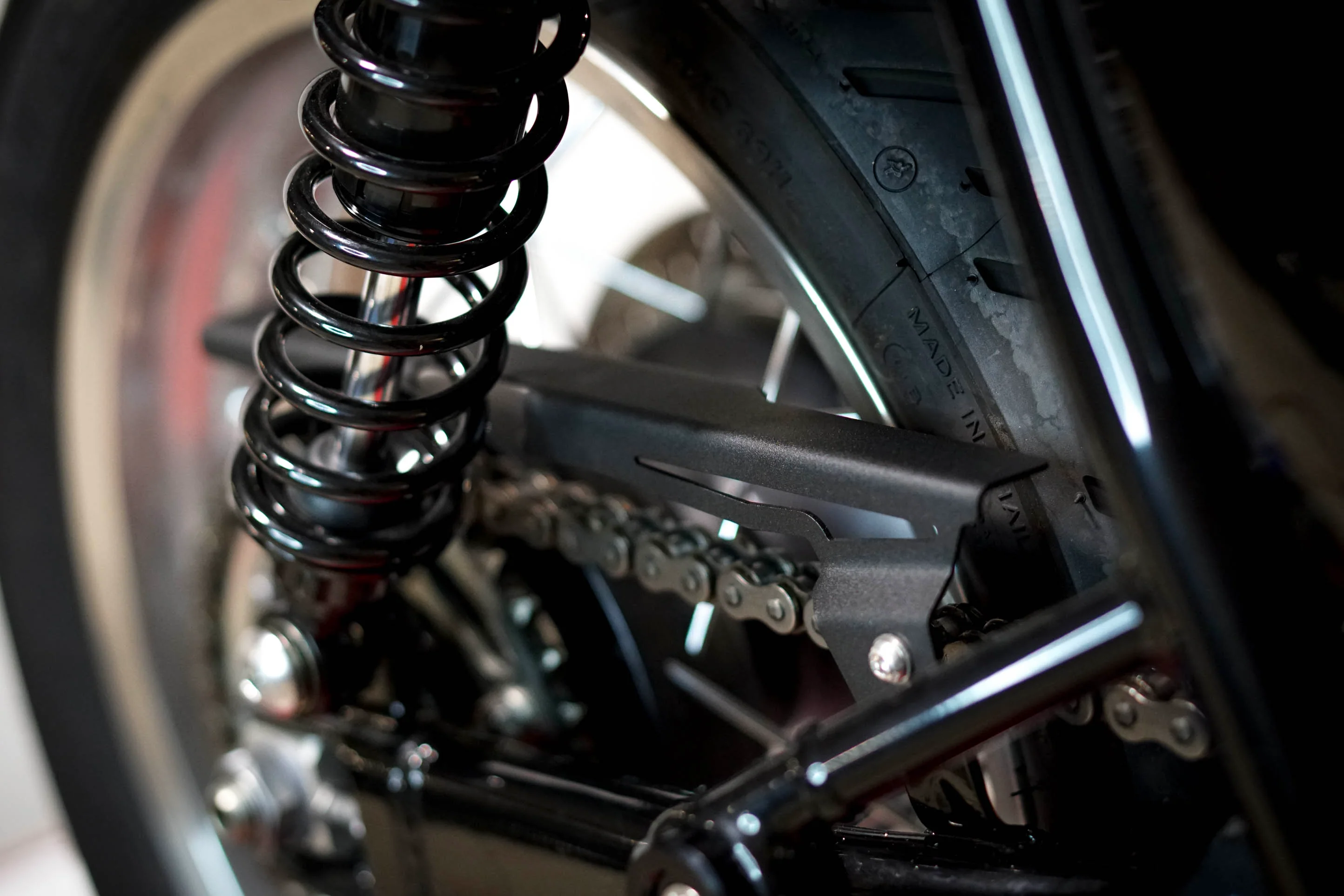 Triumph T120 / T100 Chain Guard - Brogue Moto - Image 6