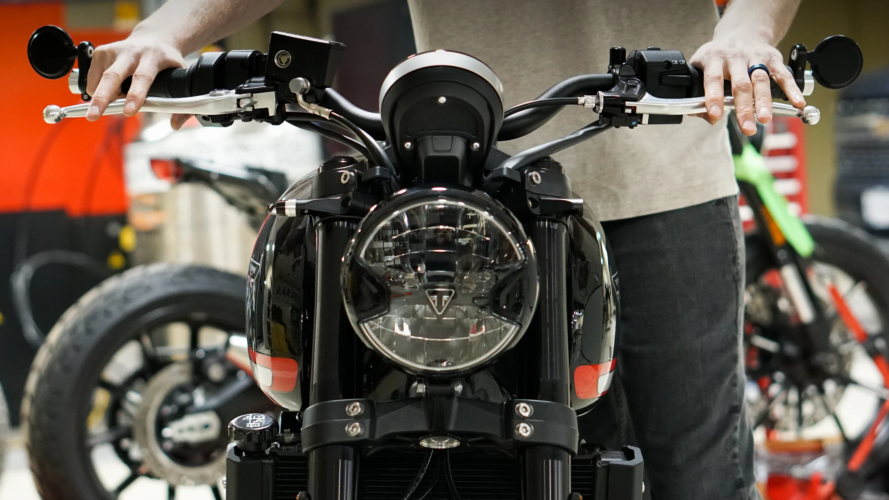 Triumph Trident 660 Gauge Cover Finisher - Brogue Moto