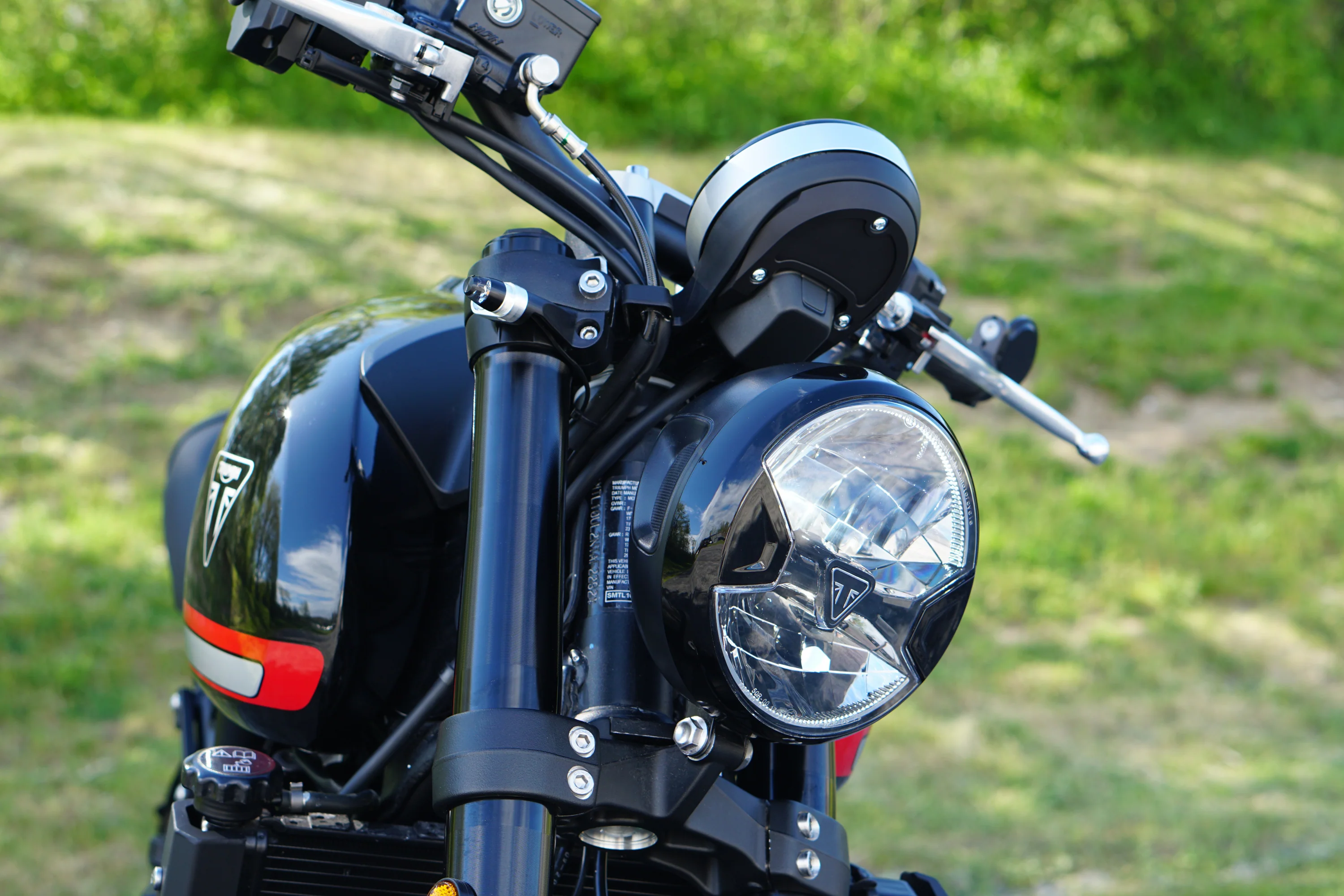 Triumph Trident 660 Gauge Cover Finisher - Brogue Moto - Image 5