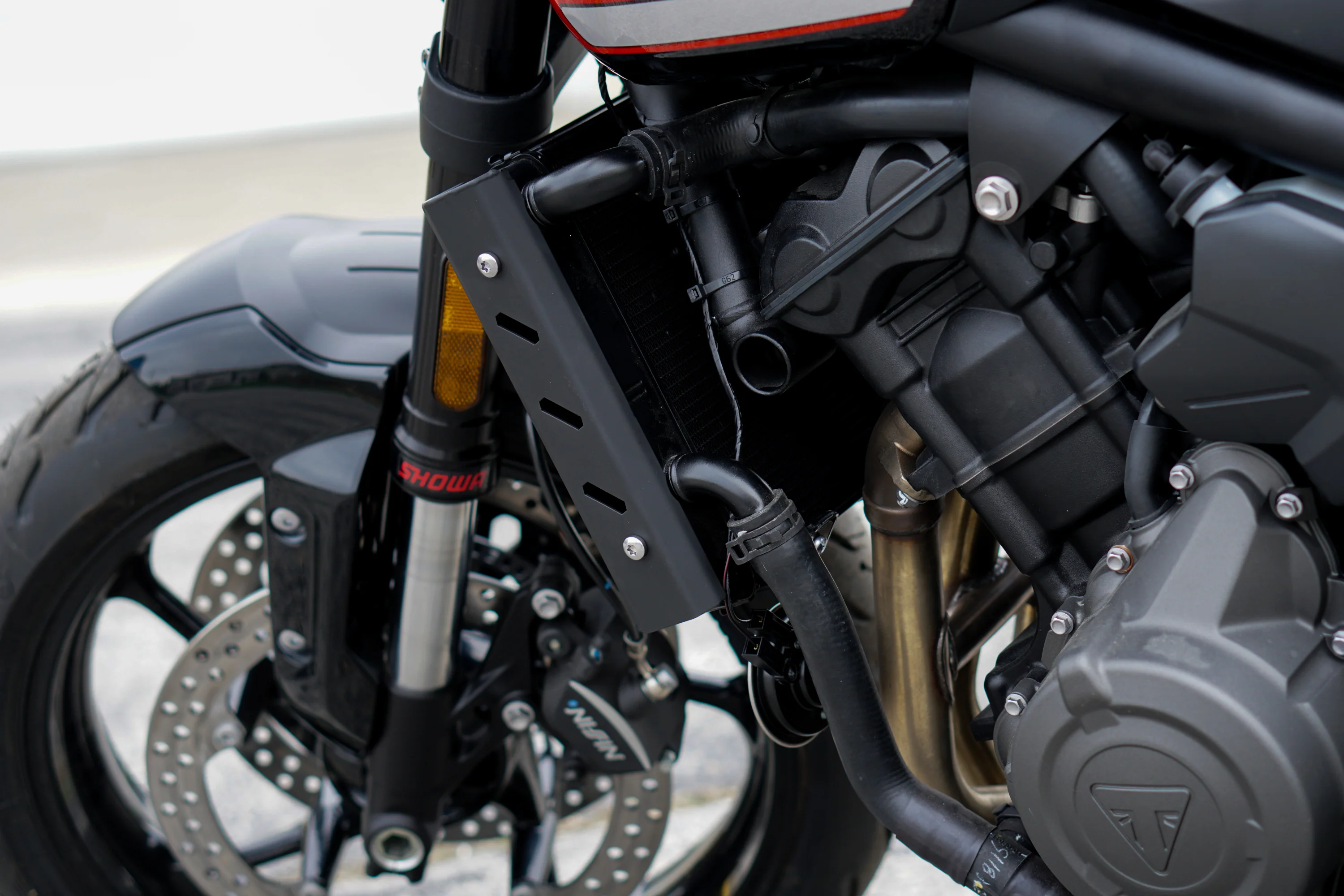 Triumph Trident 660 & 800 Radiator Side Covers - Image 7