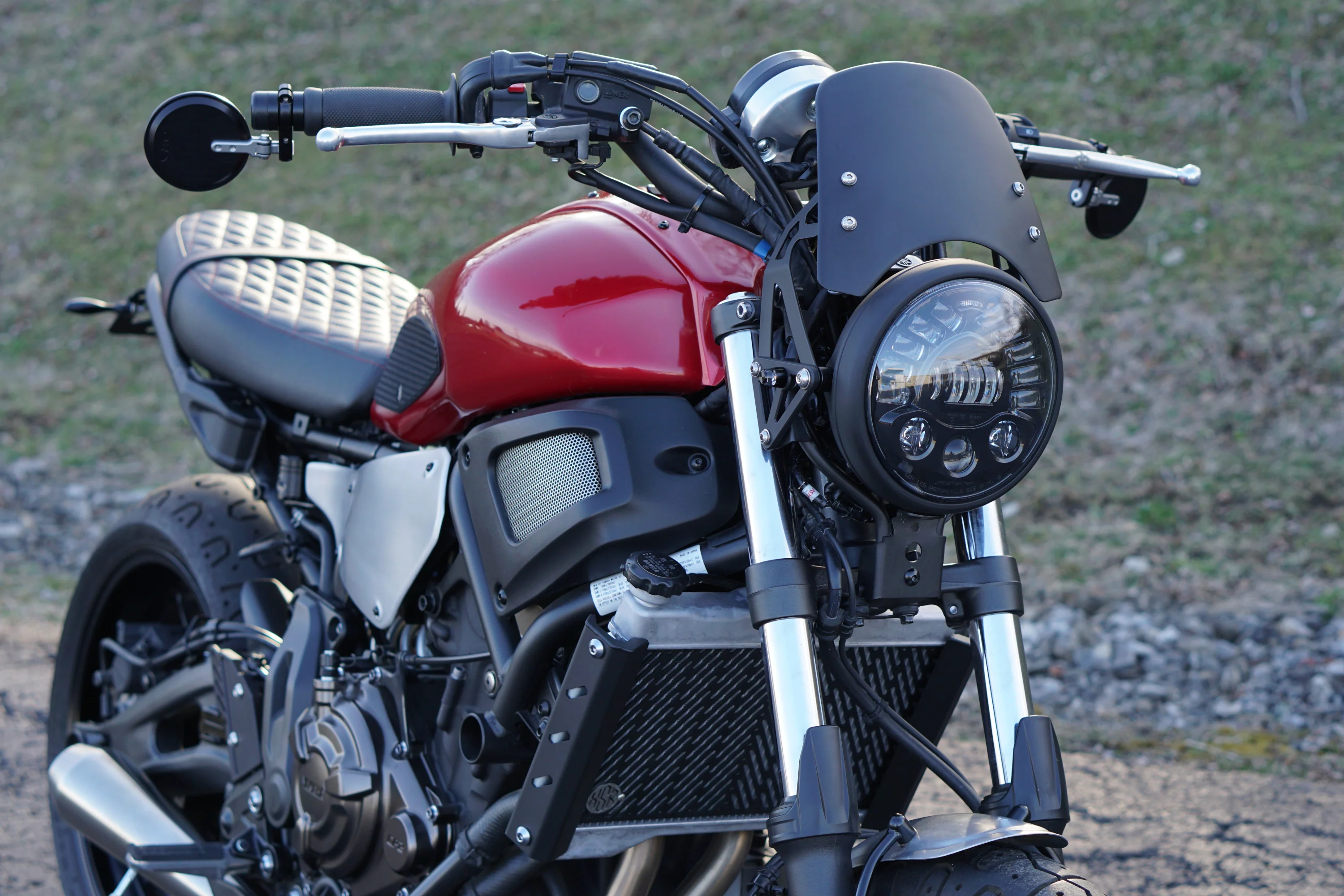 XSR700 Headlight Brackets (short length) - Image 2
