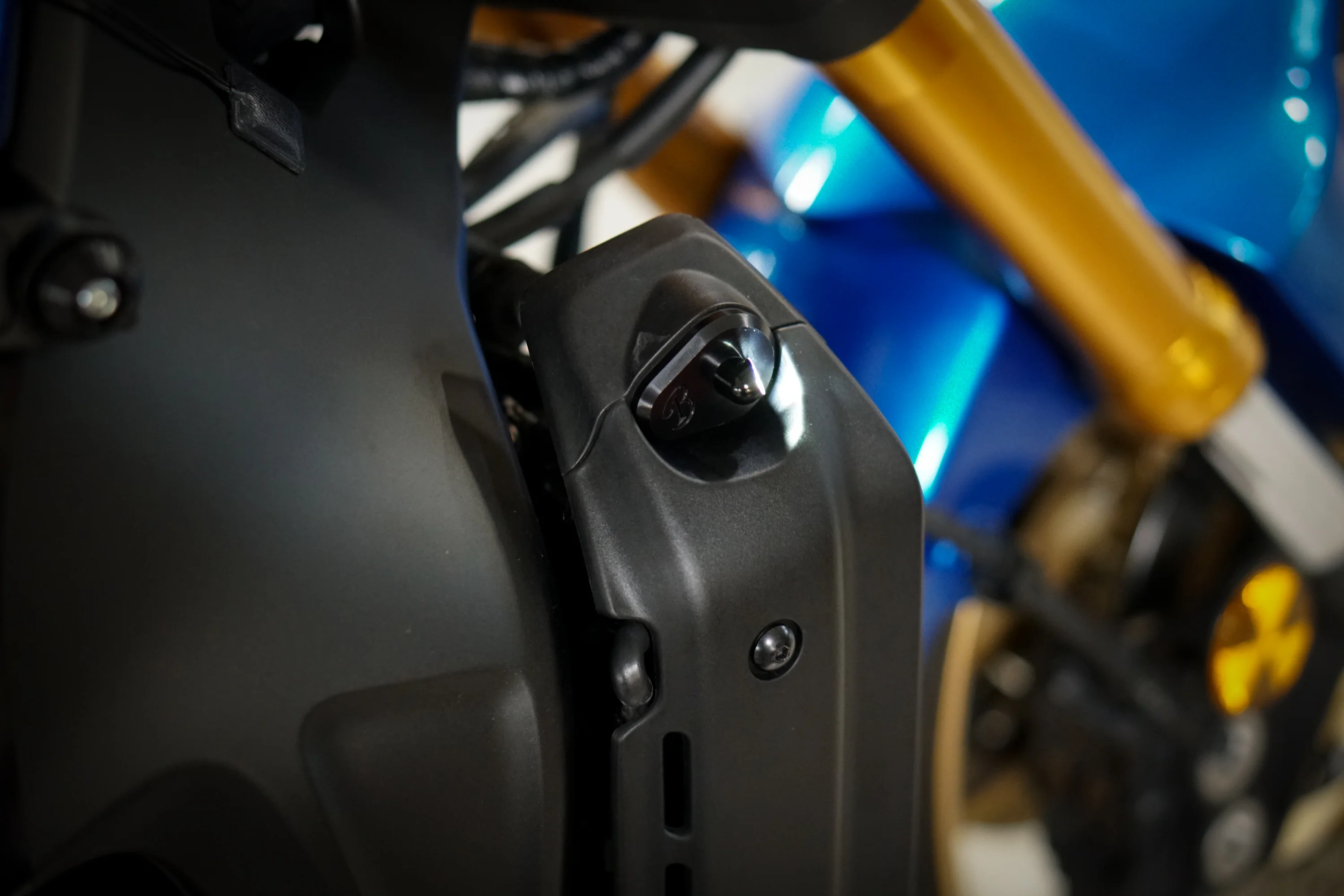 Yamaha XSR900 Front Machined Turn Signal Plate Adapter Kits 2022-2026 - Image 3
